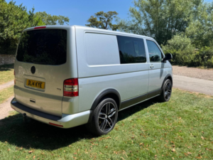 2014 Volkswagen Transporter 2.0 Tdi T30 Highline Kombi L1 H1 4dr in Silver — image 4