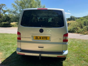 2014 Volkswagen Transporter 2.0 Tdi T30 Highline Kombi L1 H1 4dr in Silver — image 5