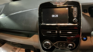 2016 Renault Zoe Dynamique Nav in White — image 5