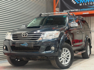 2014 Toyota Hilux 3.0 D-4d Invincible Auto 4WD Euro 5 4dr in Grey — image 4