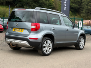 2016 Skoda Yeti 2.0 Tdi Se L Outdoor 5dr Diesel Manual 4WD Euro 6 (s/s) (150 Ps) in Grey — image 5