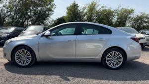 2017 Vauxhall Insignia 1.4i Turbo Design Nav Euro 6 (s/s) 5dr in Silver — image 5