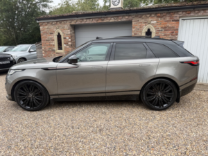2017 Land Rover Range Rover Velar 3.0 Sd6 V6 R-Dynamic Hse in Silver — image 4