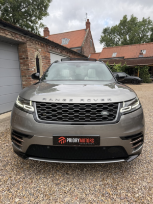 2017 Land Rover Range Rover Velar 3.0 Sd6 V6 R-Dynamic Hse in Silver — image 6