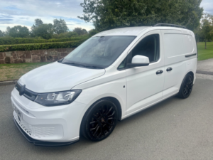 2022 Volkswagen Caddy 2.0 Tdi C20 Commerce Custom 102 Swb Eu6 in White — image 2