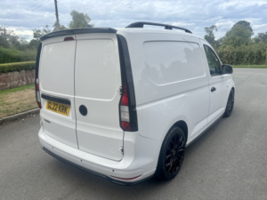 2022 Volkswagen Caddy 2.0 Tdi C20 Commerce Custom 102 Swb Eu6 in White — image 3