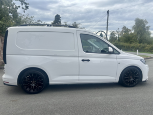 2022 Volkswagen Caddy 2.0 Tdi C20 Commerce Custom 102 Swb Eu6 in White — image 6