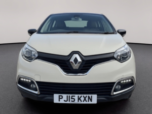 2015 Renault Captur 1.5 Dynamique S Medianav Dci 90 Auto Edc in White — image 2