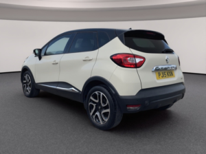 2015 Renault Captur 1.5 Dynamique S Medianav Dci 90 Auto Edc in White — image 5