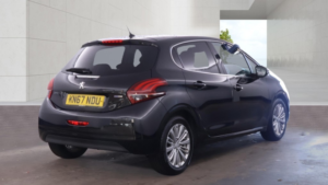 2017 Peugeot 208 1.2 Puretech Allure Black 5dr 7 Stamps in Black — image 4