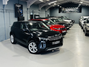 2019 Land Rover Range Rover Evoque 2.0 D150 S in Black — image 5