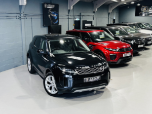 2019 Land Rover Range Rover Evoque 2.0 D150 S in Black — image 6