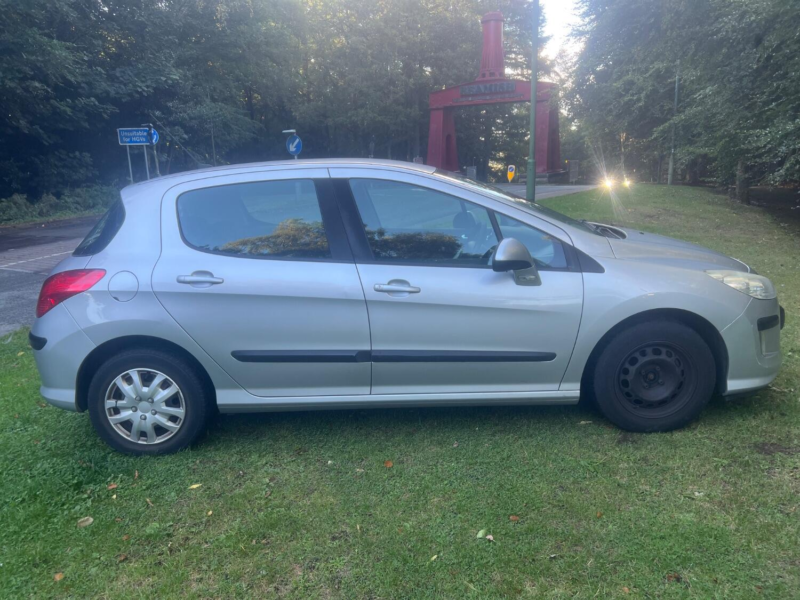 2010 Peugeot 308 1.4 Vti S in Silver — image 1