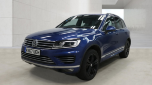 2018 Volkswagen Touareg 3.0 Tdi V6 R-Line in Blue — image 2