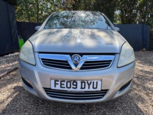 2009 Vauxhall Zafira 1.9 Cdti Exclusiv Auto Euro 4 5dr in Silver — image 3