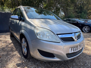 2009 Vauxhall Zafira 1.9 Cdti Exclusiv Auto Euro 4 5dr in Silver — image 4