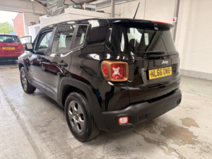 2016 Jeep Renegade 1.6 Renegade My17 Sport 1.6 E-Torq 110hp in Black — image 3