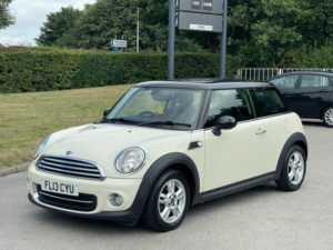 2013 MINI Hatch 1.6 Cooper Euro 5 (s/s) 3dr in White — image 3