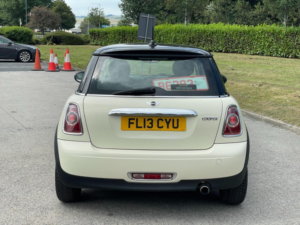 2013 MINI Hatch 1.6 Cooper Euro 5 (s/s) 3dr in White — image 6