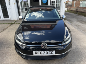 2017 Volkswagen Golf 1.4 Tsi Bluemotion Tech Se Nav in Black — image 4
