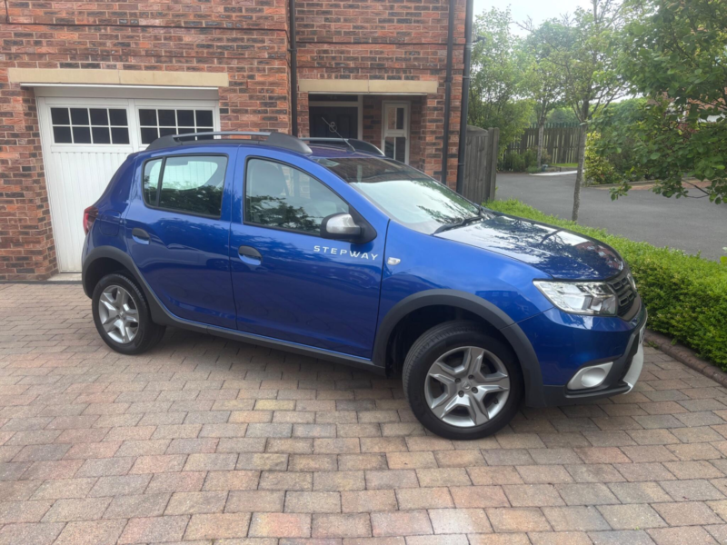 2020 Dacia Sandero Stepway 0.9 Tce Comfort Euro 6 (s/s) 5dr in Blue — image 1