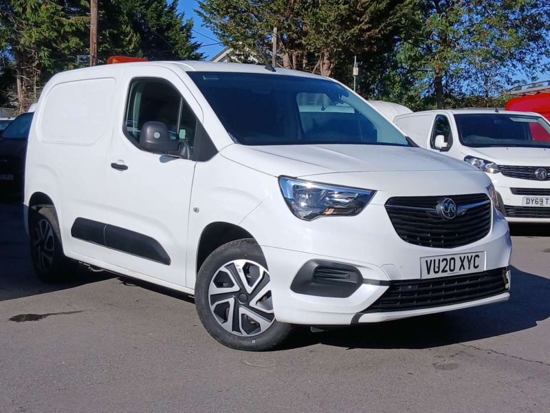 2020 Vauxhall Combo 1.5 Turbo D 2000 Sportive Panel Van 4dr Diesel Manual L1 H1 Euro 6 (s/s) (100 Ps) in White — image 1