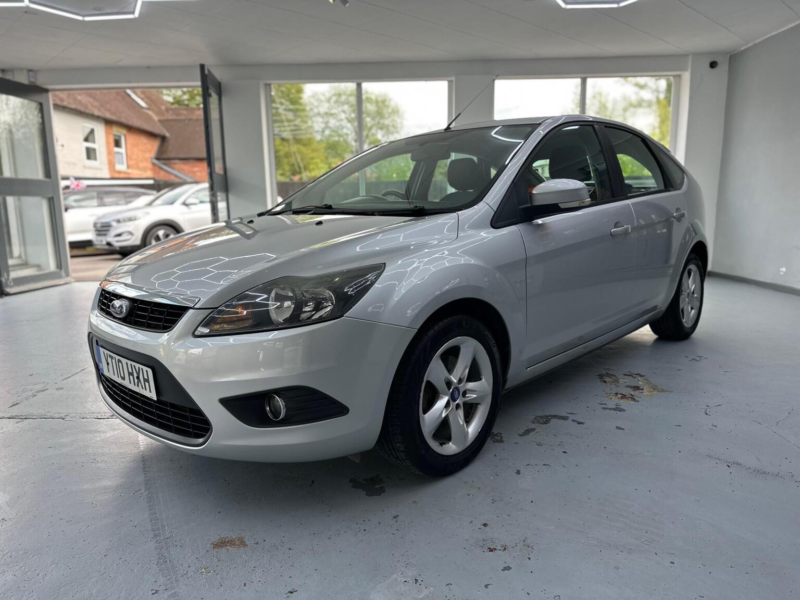 2010 Ford Focus 1.6 Tdci Dpf Zetec 5dr in Silver — image 1
