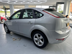 2010 Ford Focus 1.6 Tdci Dpf Zetec 5dr in Silver — image 3