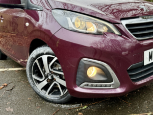 2018 Peugeot 108 1.2*allure*cam-Dab-Bt-Purple-Fsh-2kys-Ulez-Just 30k**stunning,bigspec** in Purple — image 2
