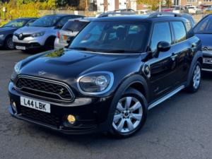 2018 MINI Countryman 1.5 F60 MINI Cooper S E All4 PHEV Countryman in Black — image 3