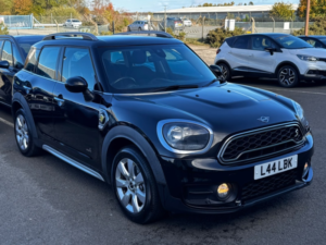 2018 MINI Countryman 1.5 F60 MINI Cooper S E All4 PHEV Countryman in Black — image 4