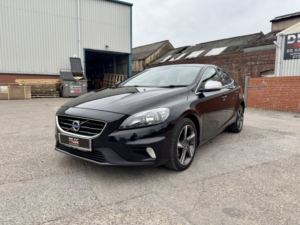 2016 Volvo V40 2.0 R-Design D2 in Black — image 3