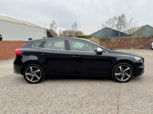 2016 Volvo V40 2.0 R-Design D2 in Black — image 5