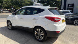 2014 Hyundai Ix35 2.0 Crdi Premium Diesel 4WD 5dr Satnav+leather+cruise in White — image 6