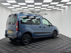 2016 Citroen Berlingo 1.6 Bluehdi Xtr in Blue — image 6