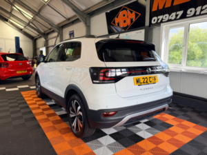 2022 Volkswagen T-Cross 1.0 Tsi Black Edition SUV 5dr Petrol Manual Euro 6 (s/s) (110 Ps) in White — image 4