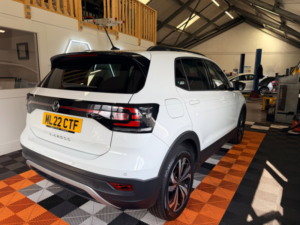 2022 Volkswagen T-Cross 1.0 Tsi Black Edition SUV 5dr Petrol Manual Euro 6 (s/s) (110 Ps) in White — image 5