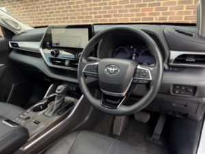 2023 Toyota Highlander 2.5 Vvt-H Excel SUV 5dr Petrol Hybrid CVT 4WD Euro 6 (s/s) (248 Ps) in White — image 3