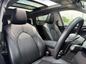 2023 Toyota Highlander 2.5 Vvt-H Excel SUV 5dr Petrol Hybrid CVT 4WD Euro 6 (s/s) (248 Ps) in White — image 4