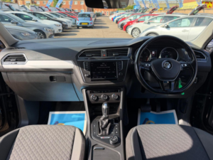 2017 Volkswagen Tiguan 2.0 Tdi Bluemotion Tech Se Navigation DSG 4motion Euro 6 (s/s) 5dr in Black — image 2