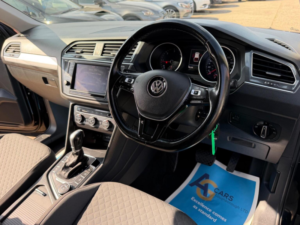 2017 Volkswagen Tiguan 2.0 Tdi Bluemotion Tech Se Navigation DSG 4motion Euro 6 (s/s) 5dr in Black — image 3