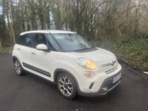 2013 Fiat 500l 1.6 Multijet Trekking in White — image 2
