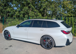 2024 BMW 3 Series 2.0 320i M Sport Touring in White — image 2
