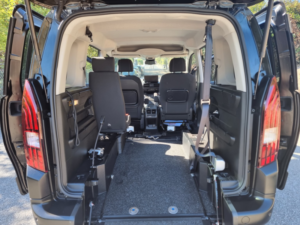 2025 Peugeot Rifter 1.5 Rifter Standard Allure 1.5l Bluehdi 100 S&s [wav] in Black — image 2
