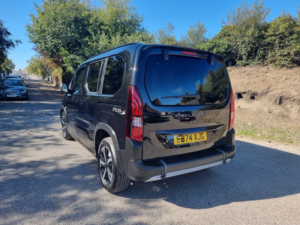2025 Peugeot Rifter 1.5 Rifter Standard Allure 1.5l Bluehdi 100 S&s [wav] in Black — image 5
