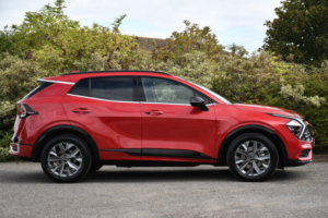 2025 Kia Sportage 1.6 H T-Gdi Gt-Line SUV 5dr Petrol Hybrid Auto Euro 6 (s/s) (207 Bhp) in Red — image 2