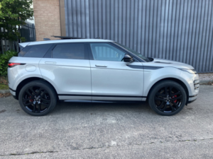 2024 Land Rover Range Rover Evoque 2.0 D200 Mhev Autobiography SUV 5dr Diesel Auto 4WD Euro 6 (s/s) (204 Ps) in Silver — image 5