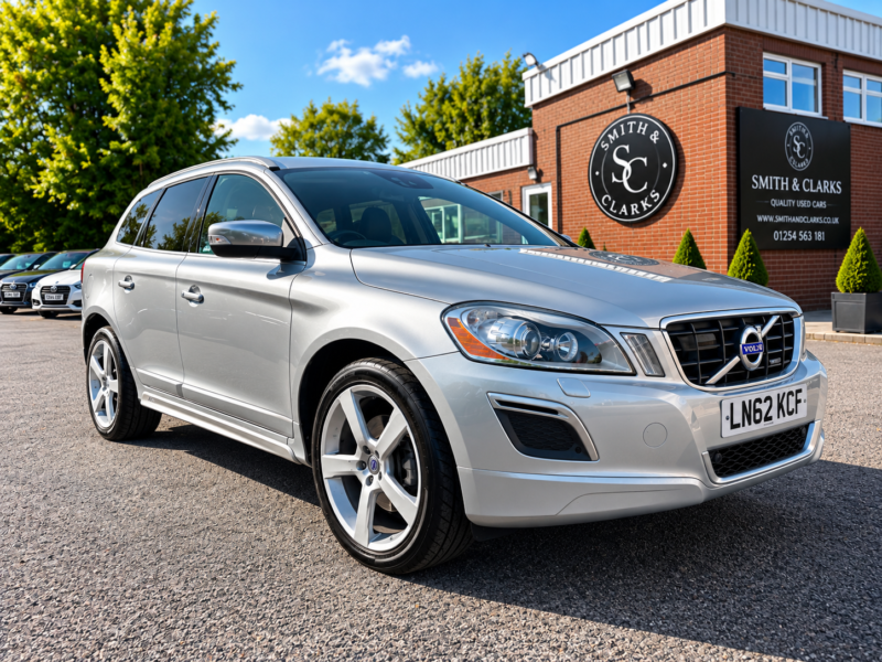 2012 Volvo Xc60 2.0 T5 R-Design in Blue — image 1