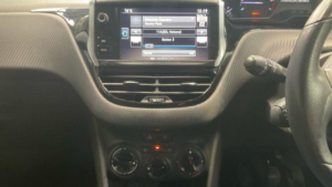 2016 Peugeot 2008 1.2 Puretech Active Euro 6 5dr in White — image 4