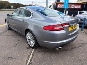 2011 Jaguar Xf 3.0d V6 Premium Luxury Auto Euro 5 4dr in Grey — image 3